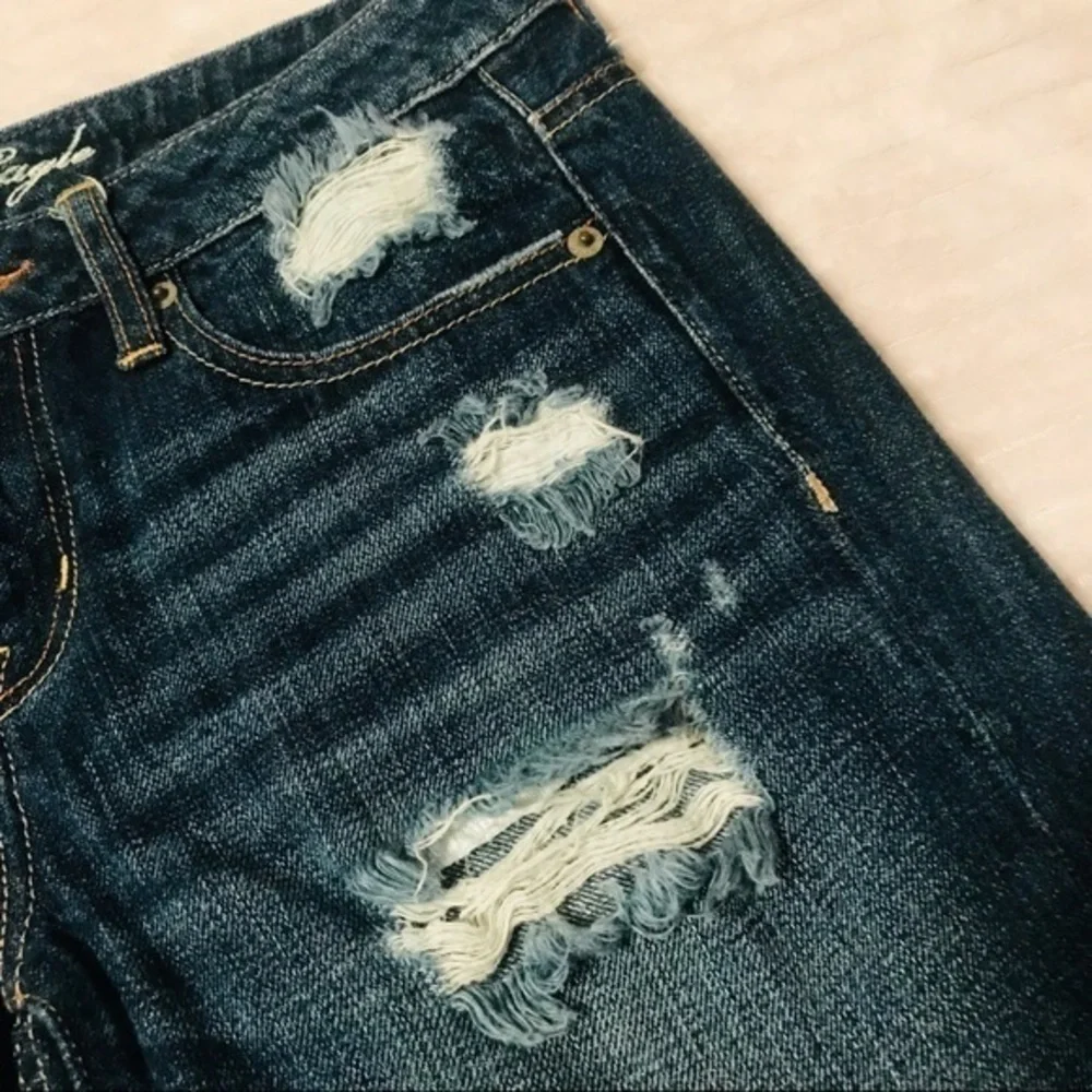 American Eagle Outfitters Boyfriend Distressed Denim Jean Shorts Size 0 25